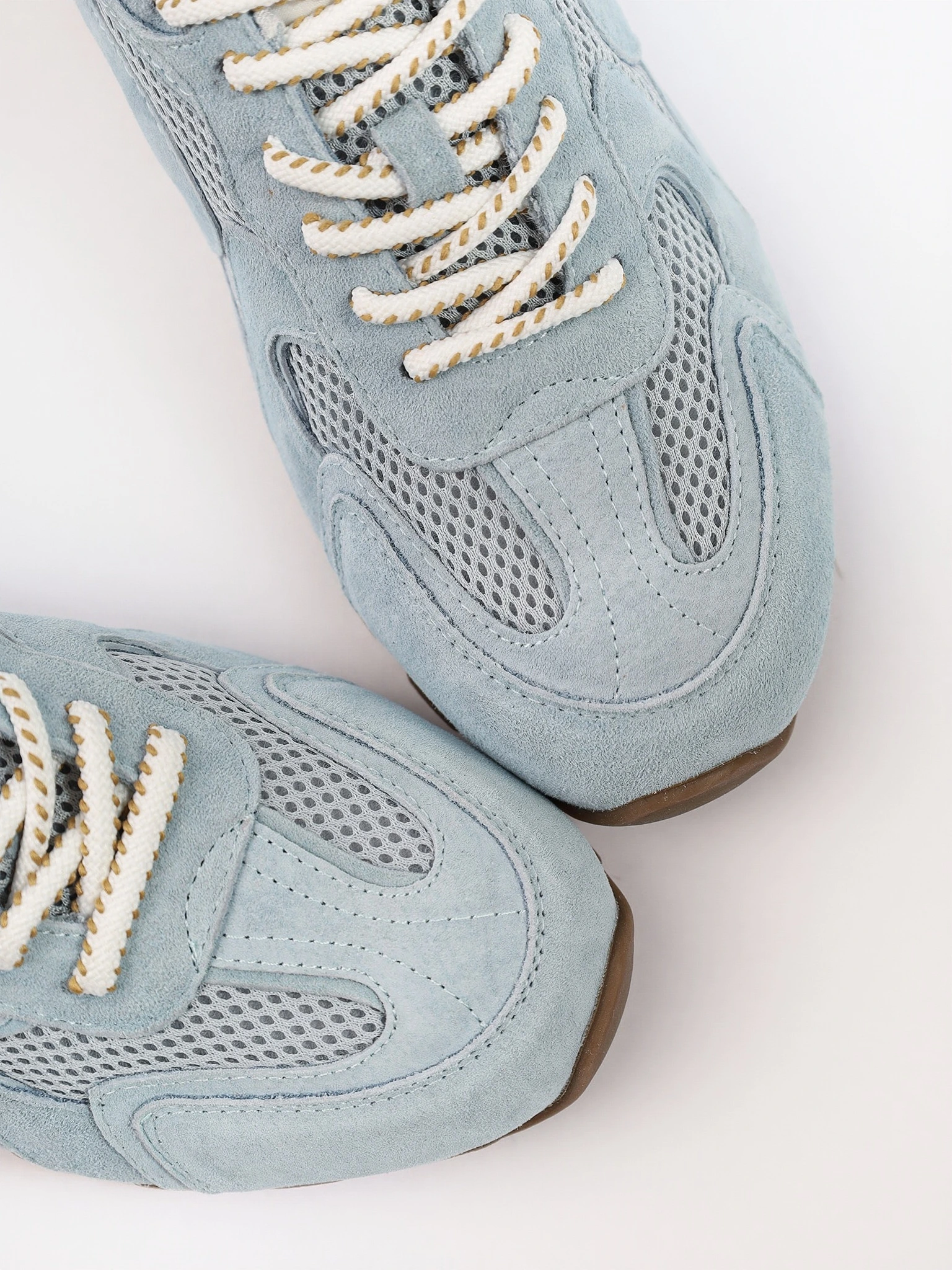 Кроссовки комбинированные голубого цвета на низкой подошве